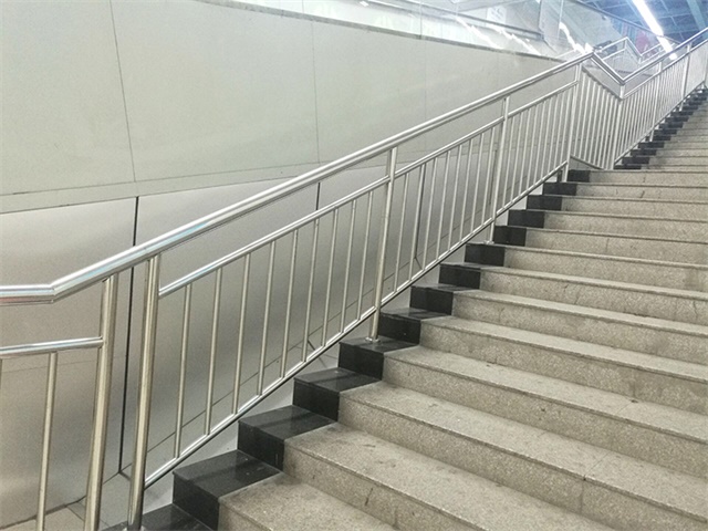不鏽鋼防撞護欄 不鏽鋼防撞護(hù)欄